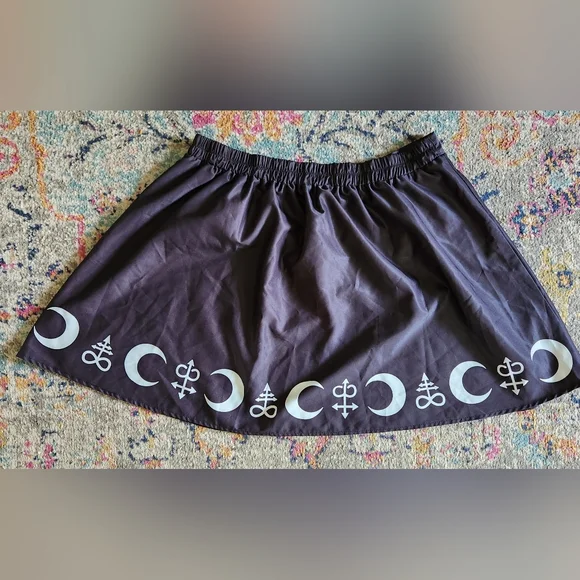 Hot Topic Skater Skirt - Picture 3 of 4